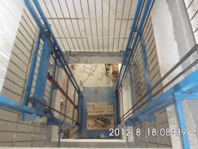 單面導軌式升降機